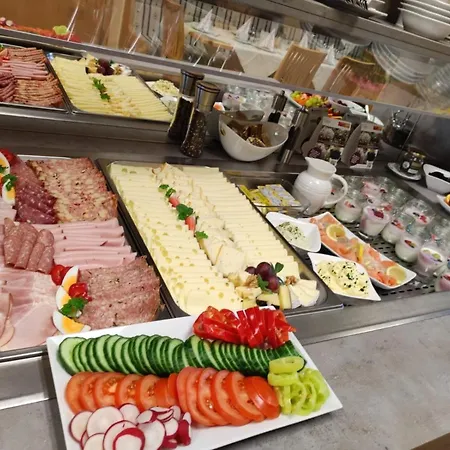 & Fruehstueckspension Raabtal フェルトバッハ