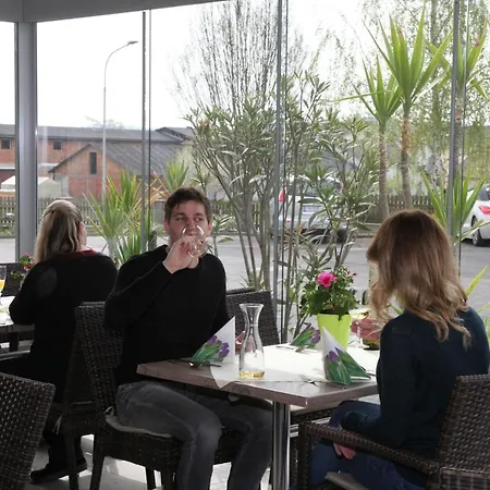 Alojamento de Acomodação e Pequeno-almoço & Fruehstueckspension Raabtal Feldbach (Styria)