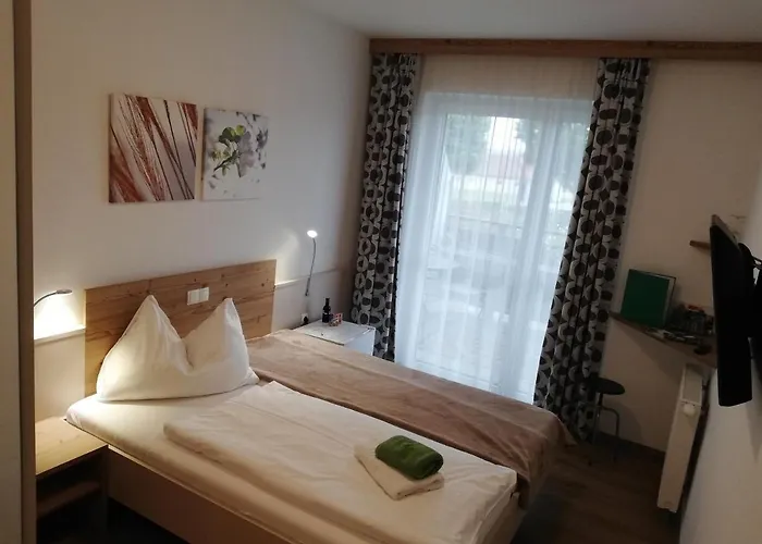 & Fruehstueckspension Raabtal 3* Feldbach (Styria)