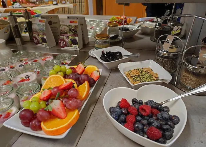 & Fruehstueckspension Raabtal Alojamento de Acomodação e Pequeno-almoço Feldbach (Styria)