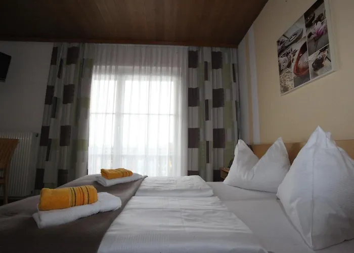 & Fruehstueckspension Raabtal Alojamento de Acomodação e Pequeno-almoço