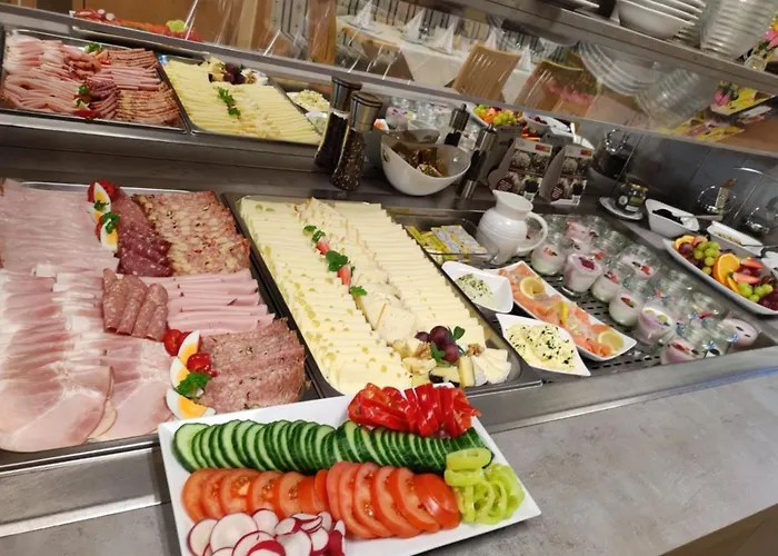 & Fruehstueckspension Raabtal Feldbach (Styria)